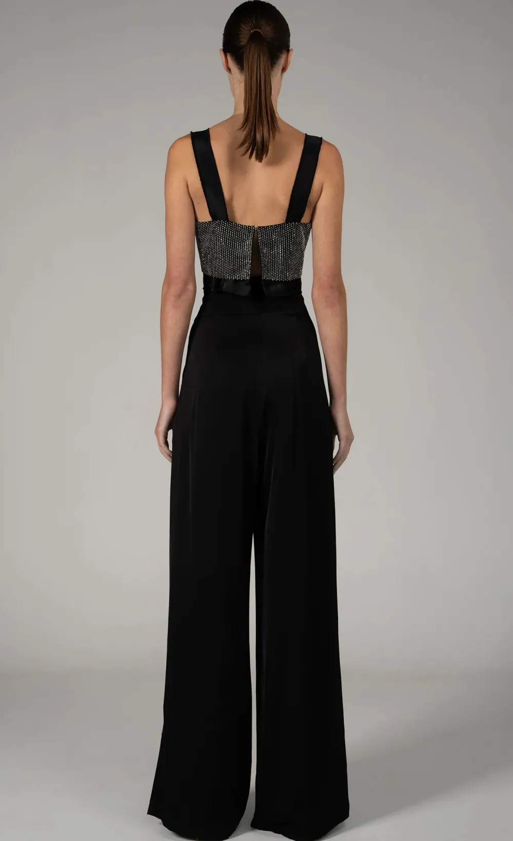 Without Sleeves*Nonchalant - Capri Crop BLACK